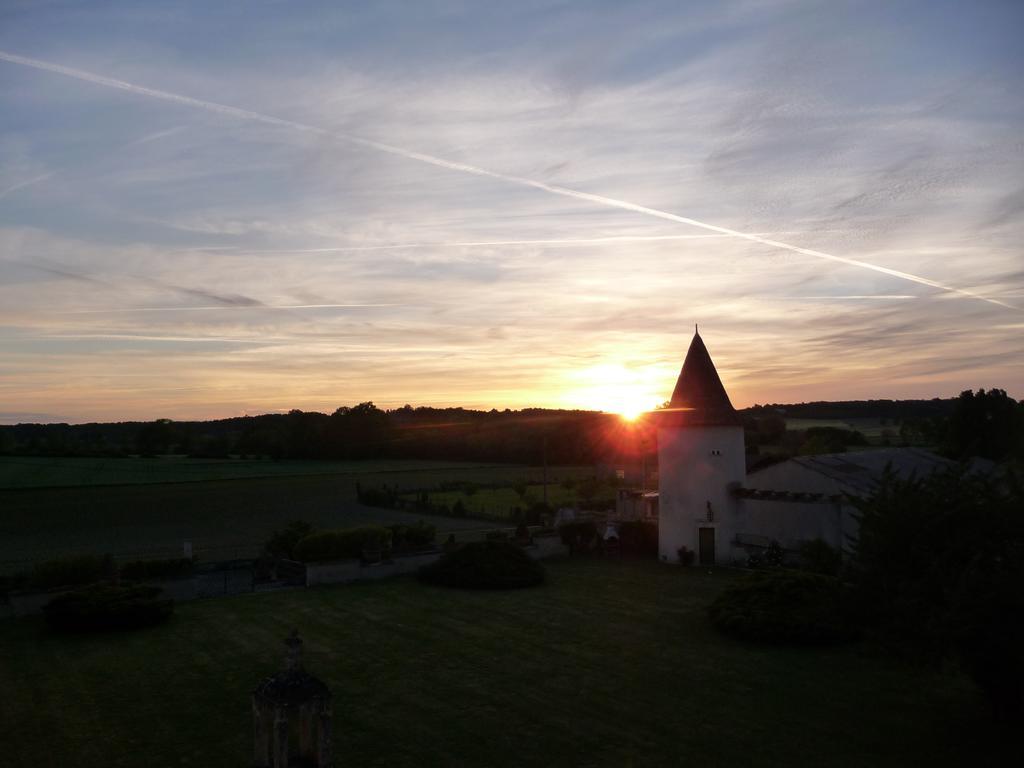 Chateau Du Bourbet Cherval Exterior photo